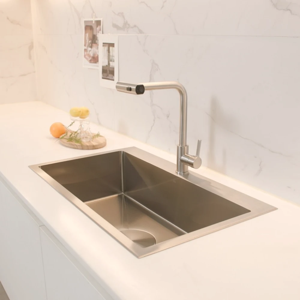 아티잔 베스트셀러 ‘엠보’ 사각싱크볼... '이승연쇼’도 매진 행렬 이어갈까